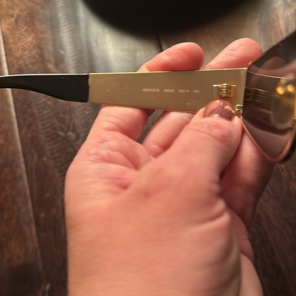 Moschino metal frame gold sunglasses - Picture 6 of 7